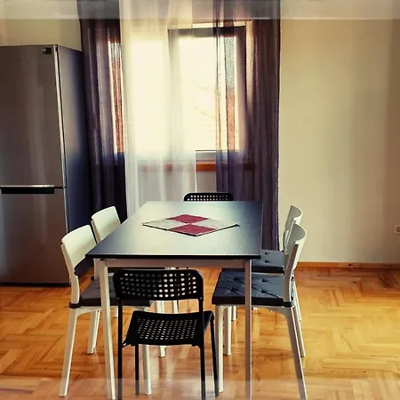 Lu-do Διαμέρισμα Τρογκίρ